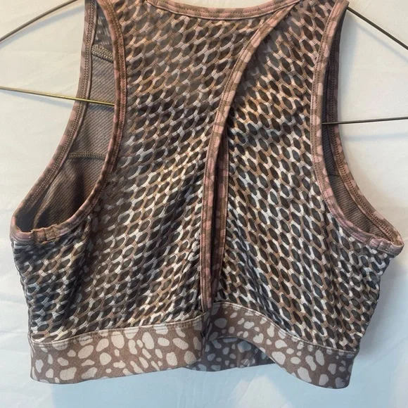 Peloton X WITH Collab Womens Medium Riverstone High Neck Size Medium Sports Bra - Picture 7 of 15